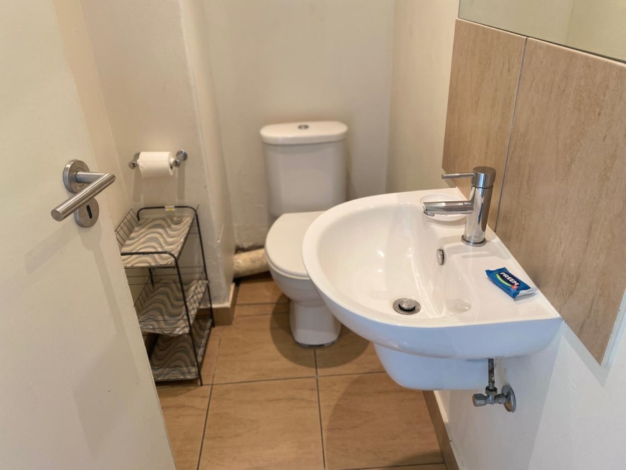 To Let 2 Bedroom Property for Rent in Observatory Western Cape
